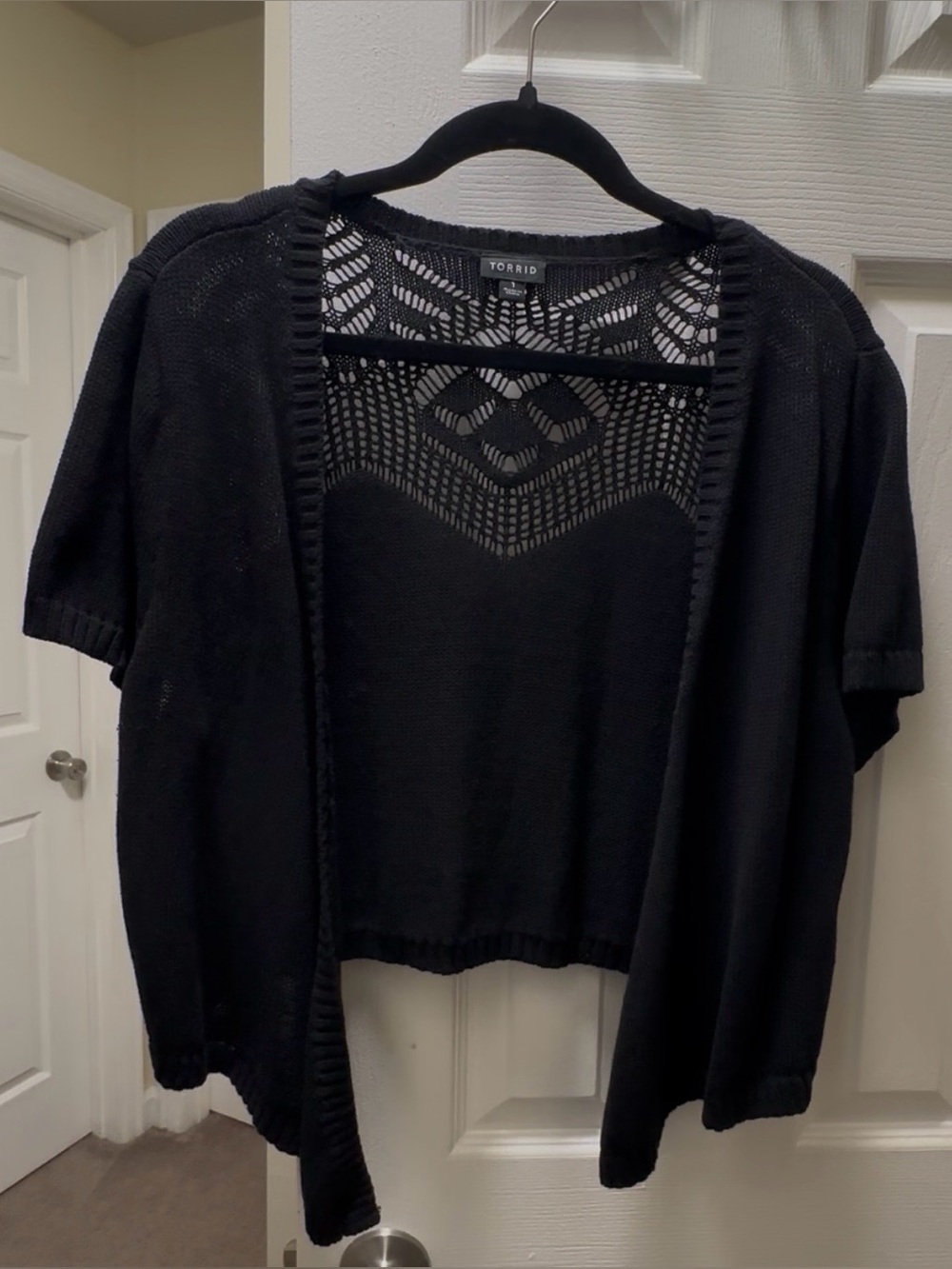 Torrid Black Crochet Back Open Front Shrug Cardigan Size 1 1X 14/16